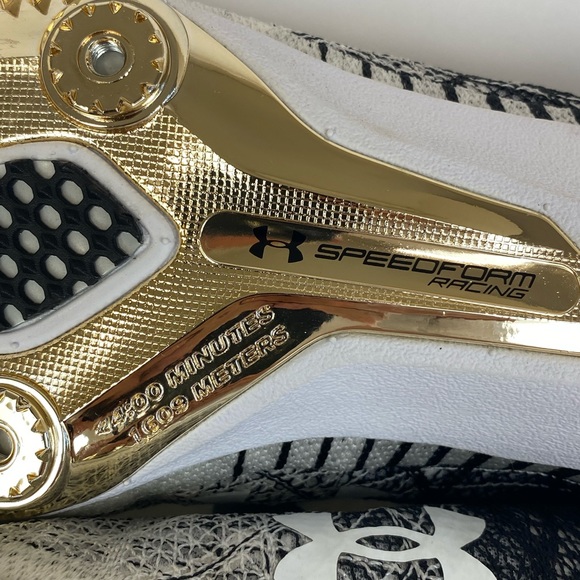 Under Armour Men's SpeedForm Miller 2 Track‎ Shoes Black/White 3000020 Size 9 - Picture 9 of 10